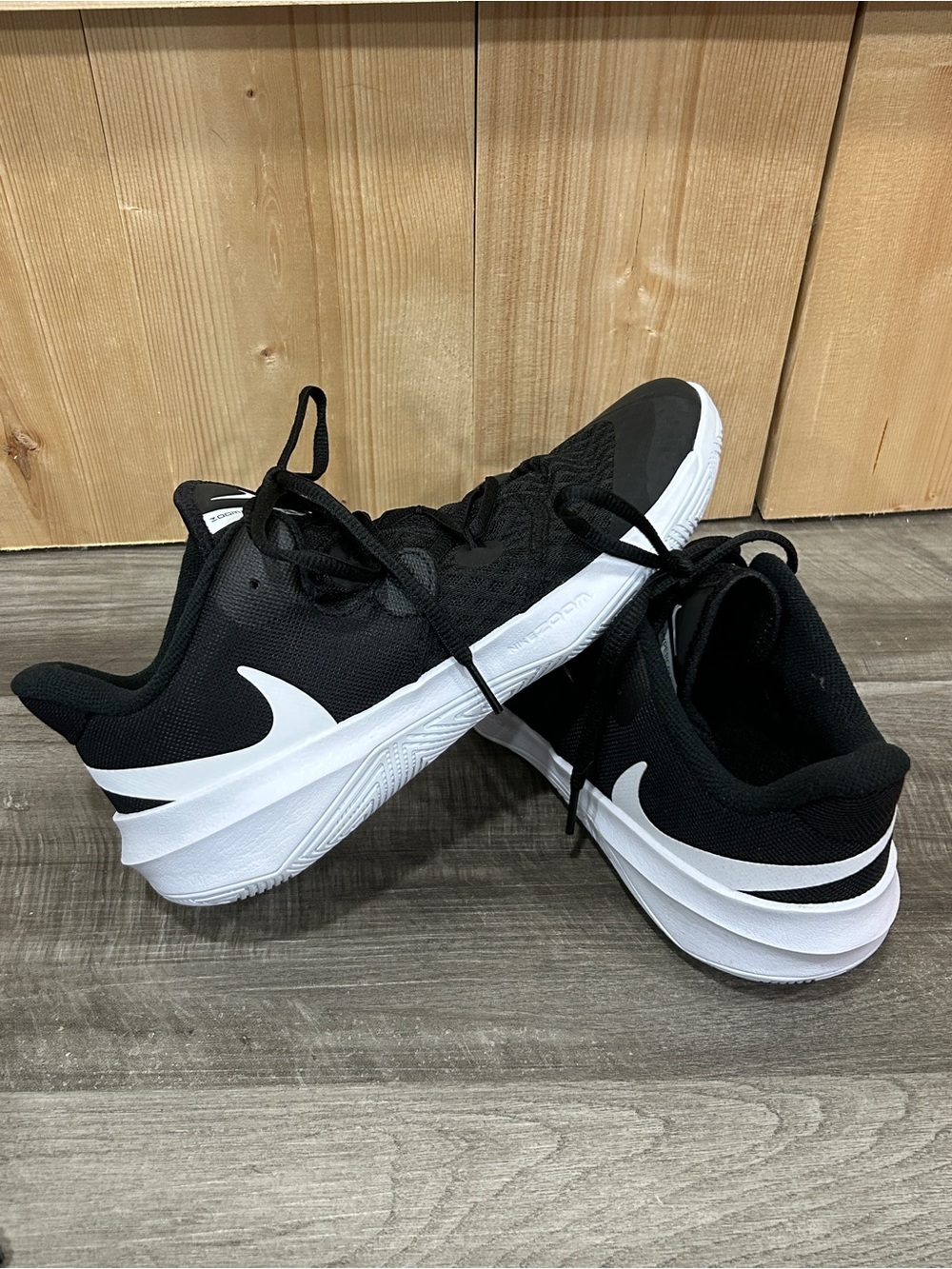 Nike HyperSpeed Court Volleyball Shoes, women’s 9, men’s 7.5 (see size note)